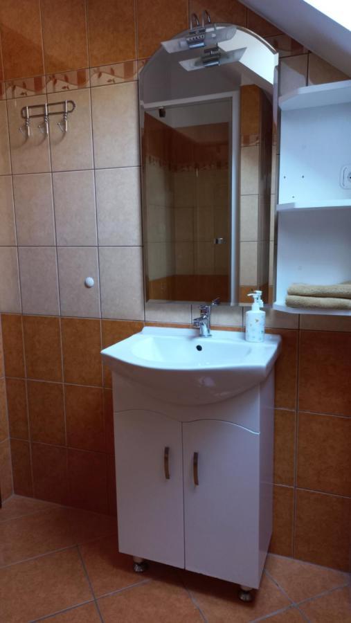 Nefelejcs Fagyizo Es Apartmanhaz Kistolmacs Εξωτερικό φωτογραφία
