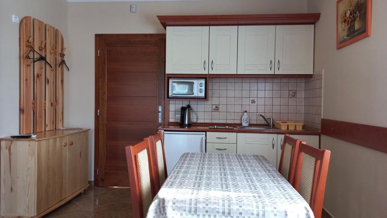 Nefelejcs Fagyizo Es Apartmanhaz Kistolmacs Εξωτερικό φωτογραφία
