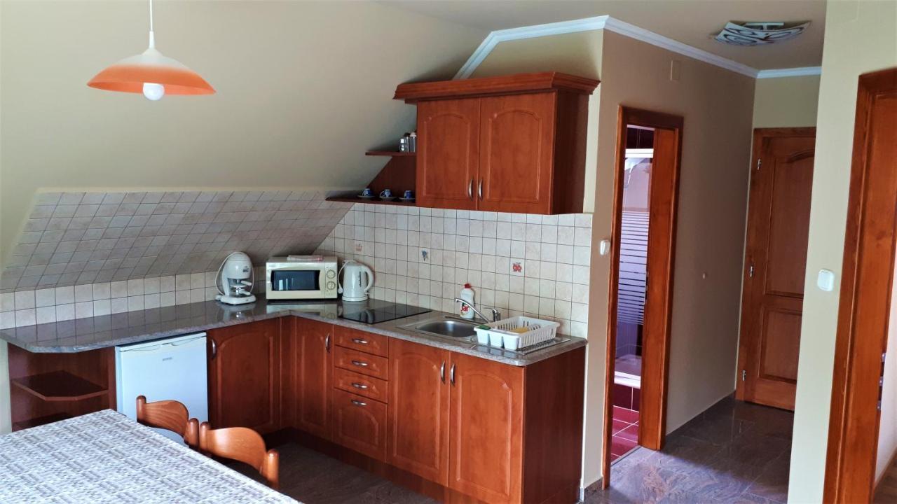 Nefelejcs Fagyizo Es Apartmanhaz Kistolmacs Εξωτερικό φωτογραφία